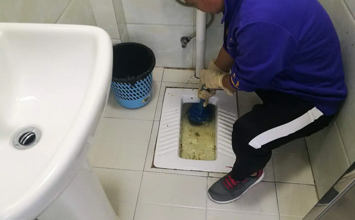 周矶管理区疏通蹲坑